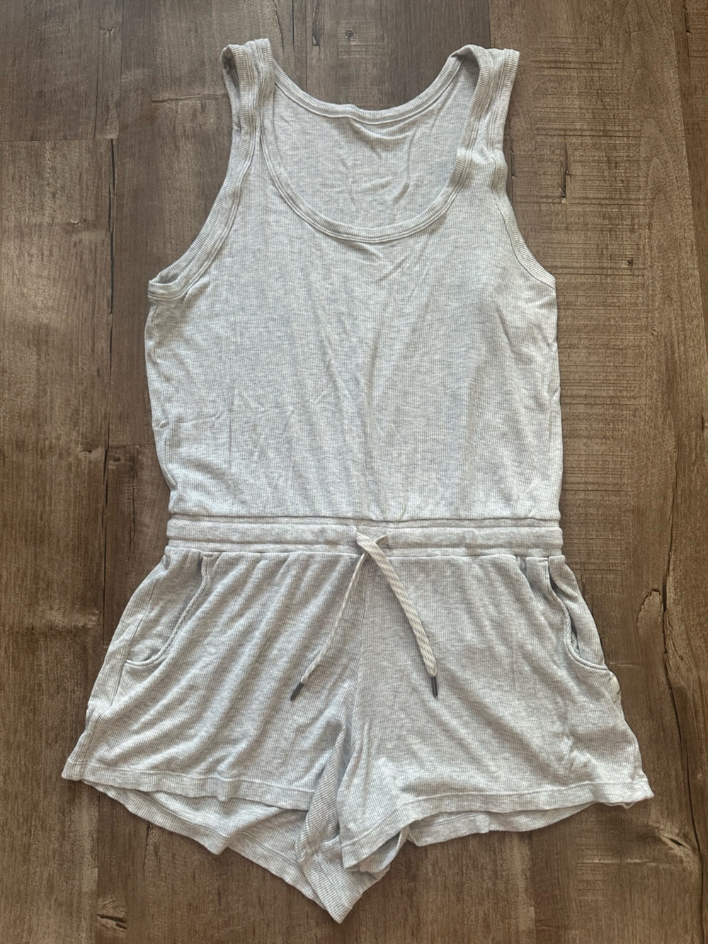 Vuori Torrey Romper (light heather grey) - Small